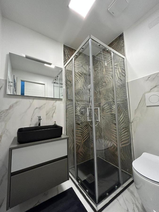 Casa Vacanze 1702, Con La Camera Matrimoniale Con Il Bagno Privato E Un Soggiorno Comune Milan Exterior photo